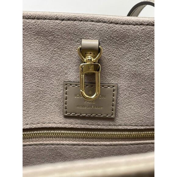 Louis Vuitton OnTheGo Tote MM Turtle Dove Brand New Rare! - Picture 10 of 14
